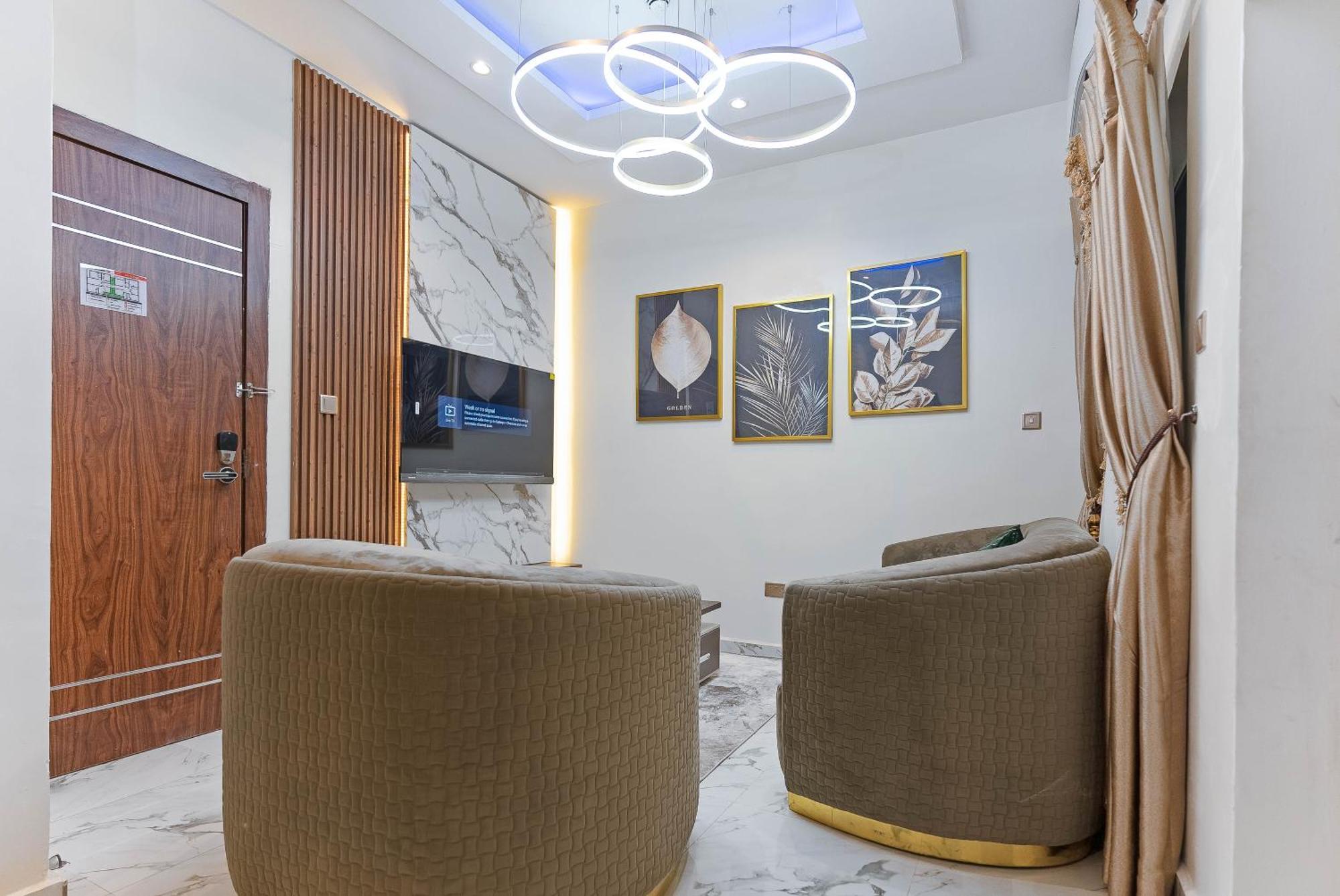 God'S Touch Apartments Remi Fani Kayode Gra. อีเคจา ภายนอก รูปภาพ