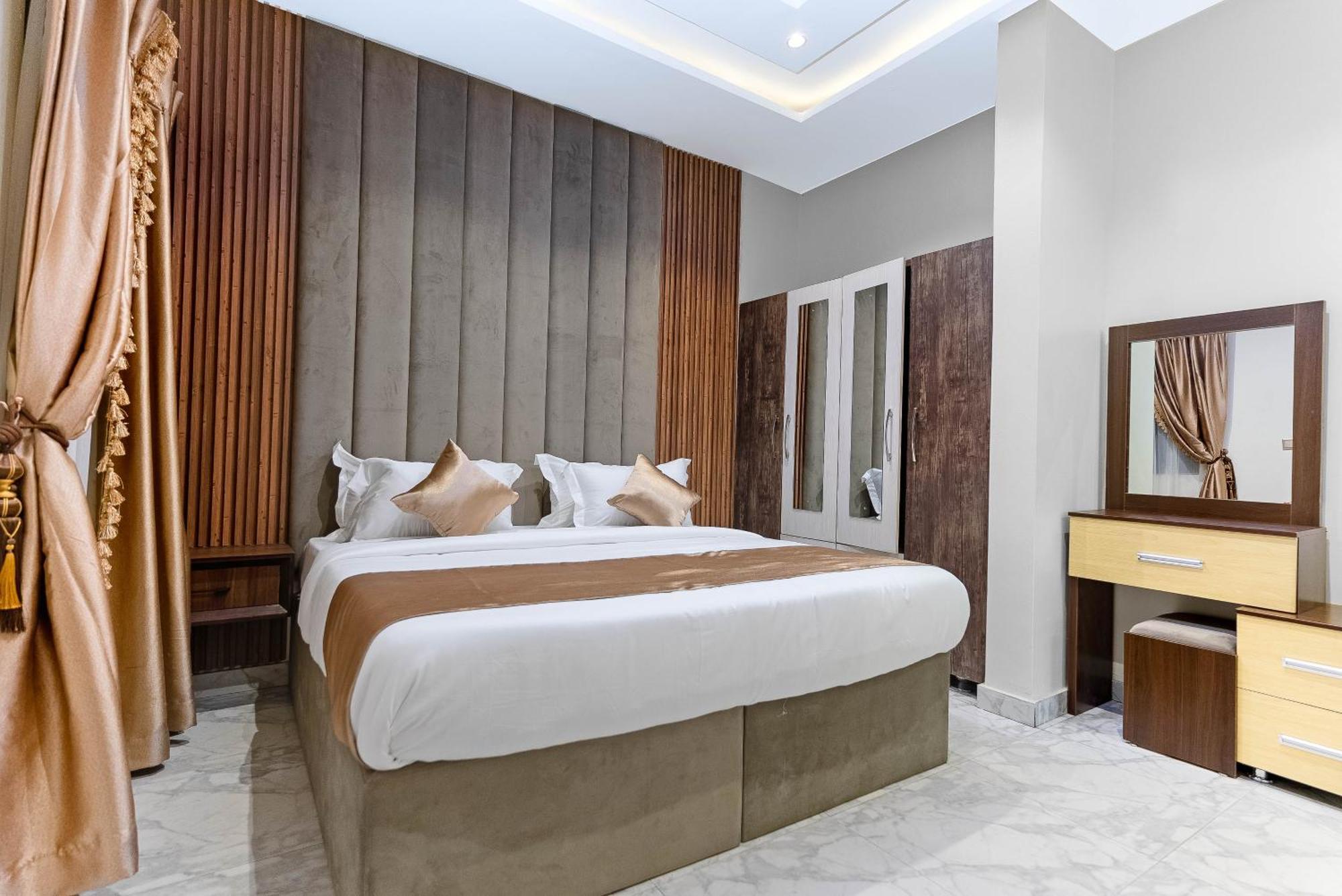 God'S Touch Apartments Remi Fani Kayode Gra. อีเคจา ภายนอก รูปภาพ