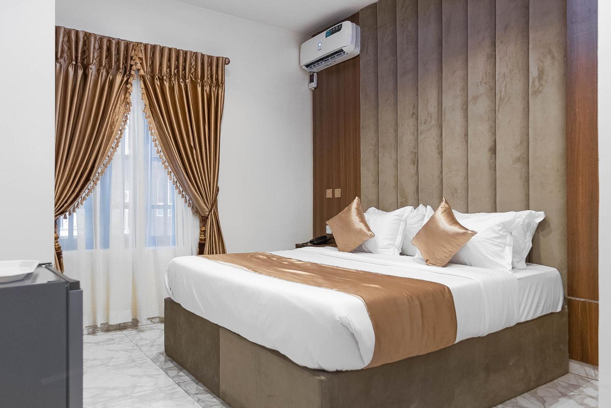 God'S Touch Apartments Remi Fani Kayode Gra. อีเคจา ภายนอก รูปภาพ