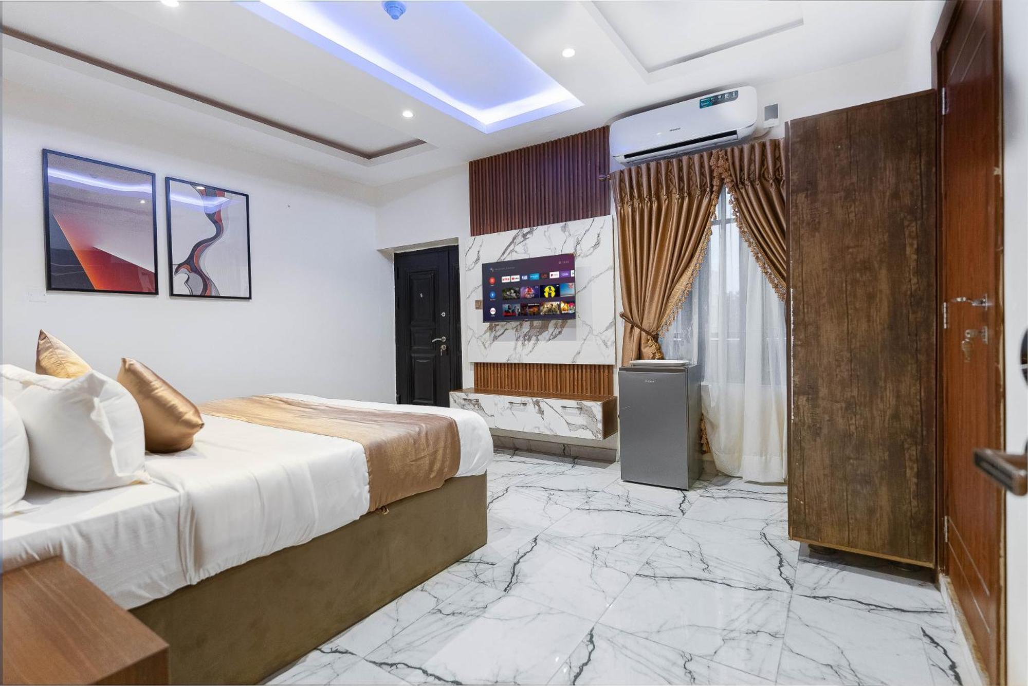 God'S Touch Apartments Remi Fani Kayode Gra. อีเคจา ภายนอก รูปภาพ